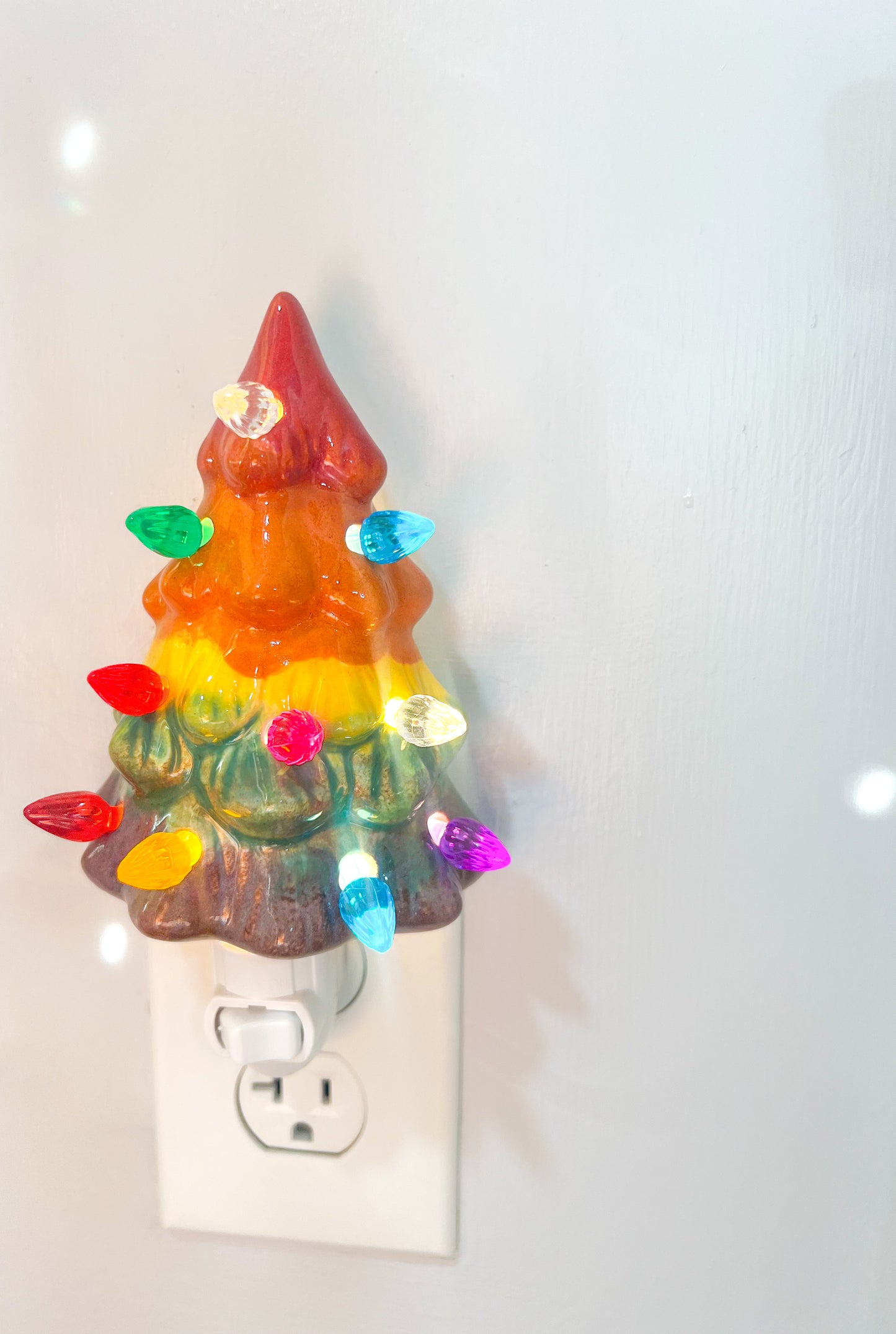 11/6 Ceramic Christmas Tree Painting at Vine Bar
