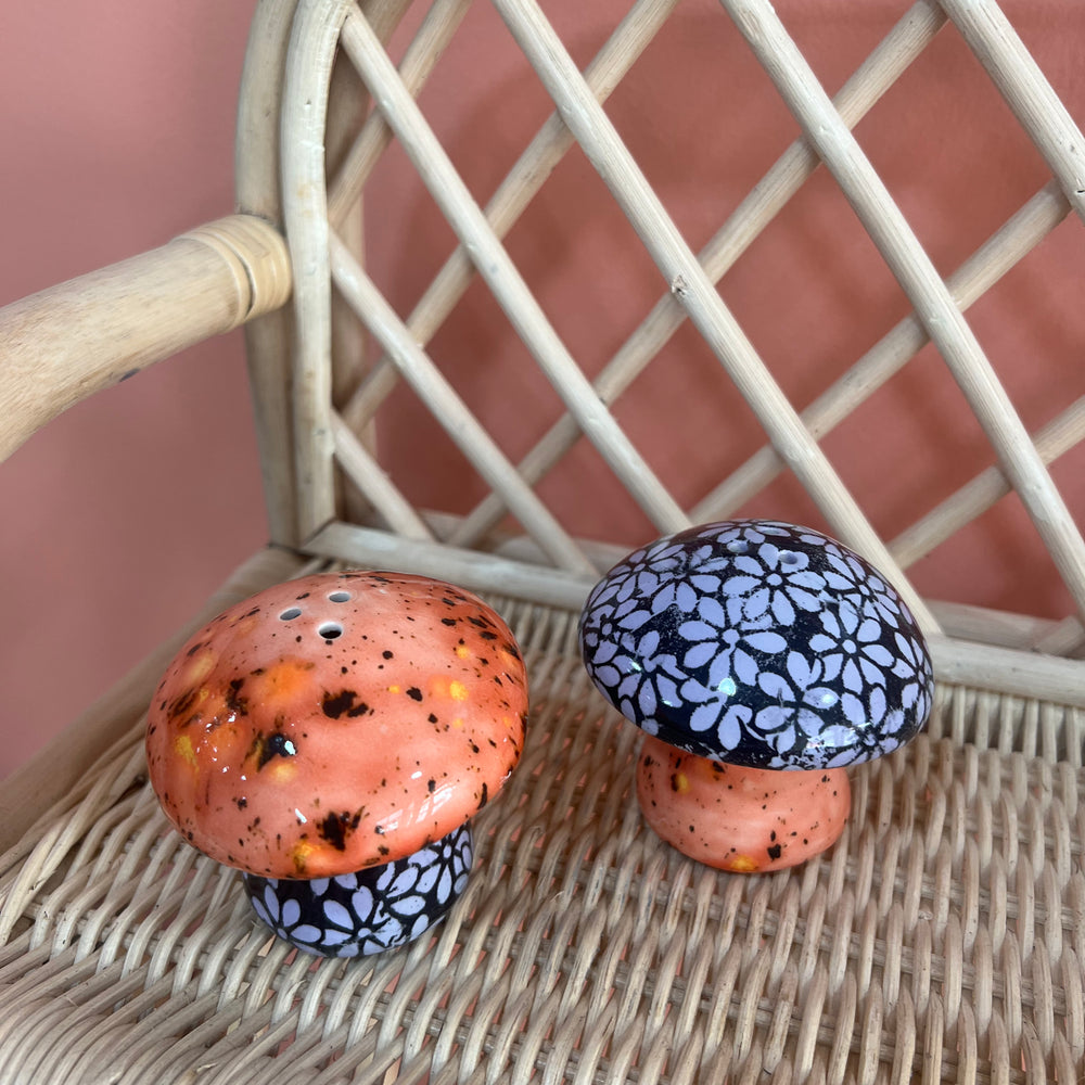 
                      
                        Black // orange  Daisy Mushroom Salt and Pepper shakers
                      
                    